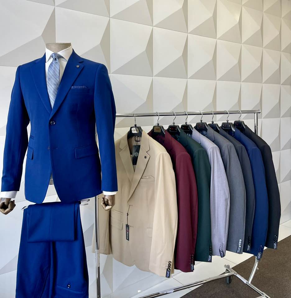 L.H Solid Classic Slim-Fit Suit