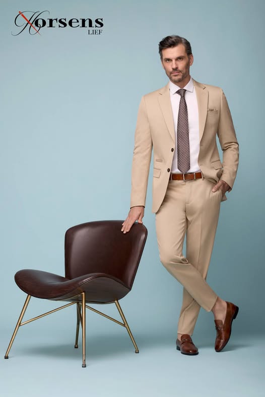 L.H Solid Classic Slim-Fit Suit
