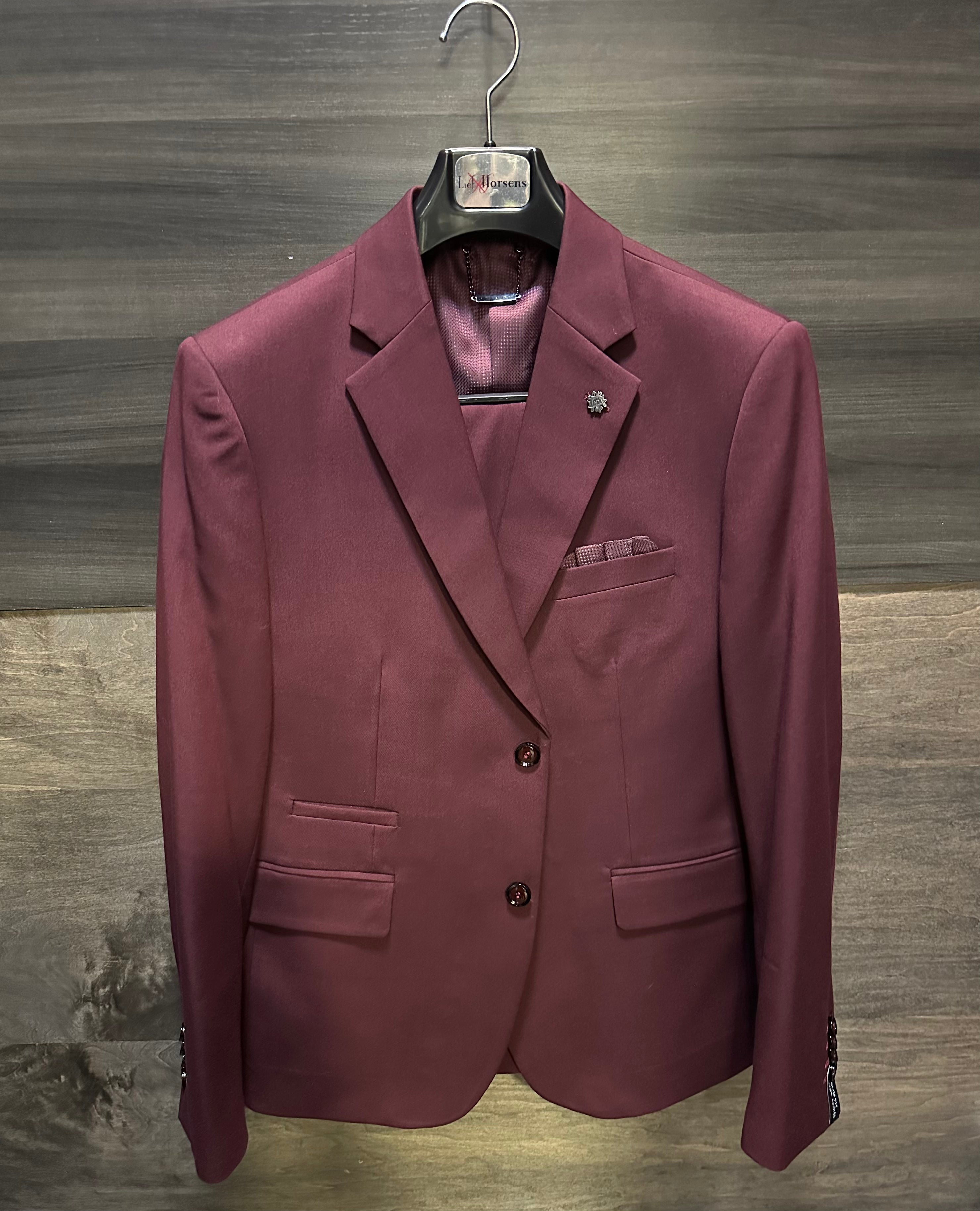 L.H Solid. Classic Slim Fit Suit